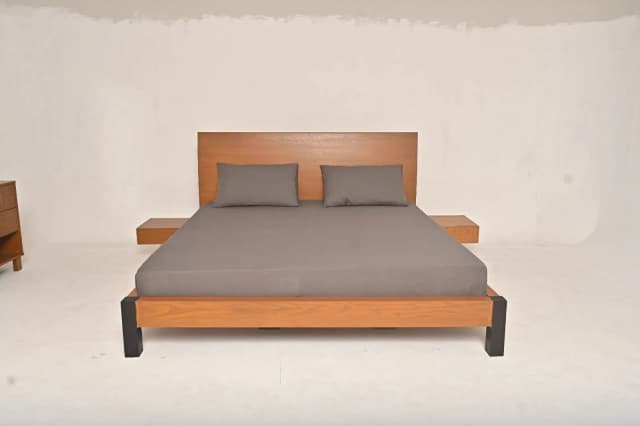 Harry King Size Bed – With side table
